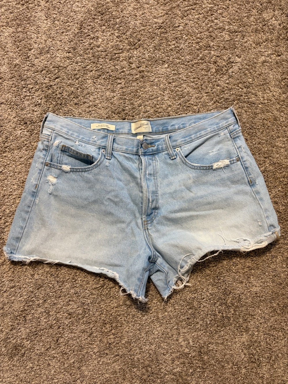 Universal Thread Mid Rise 90s Baggy Light Wash Distressed Denim Shorts Size 12